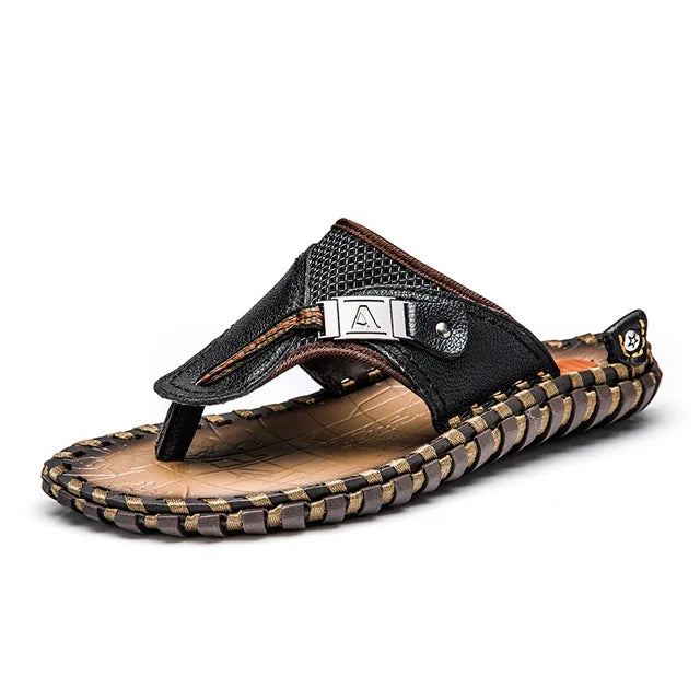 "Tongs en cuir pour homme Randy, vue latérale, élégantes et confortables, idéales pour un style estival sophistiqué."
