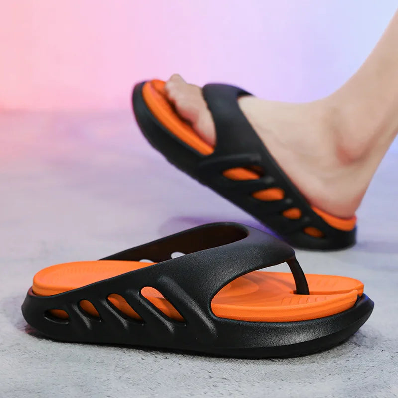 Sandales plateforme légères pour homme, parfaites pour la plage et le confort décontracté en été.