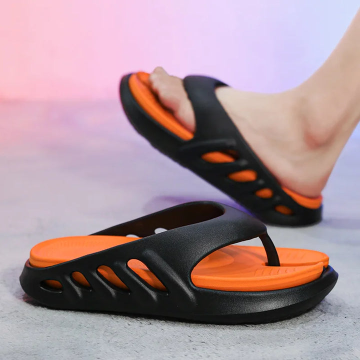 Sandales plateforme légères pour homme, parfaites pour la plage et le confort décontracté en été.