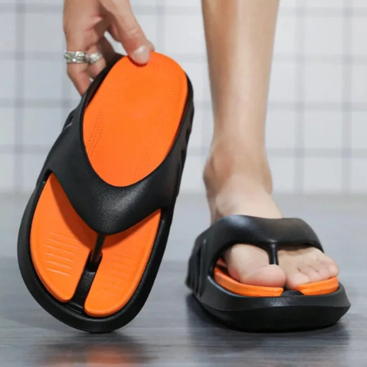 Tongs homme antidérapantes à plateforme pour un confort optimal. Idéales pour l'été et la plage.