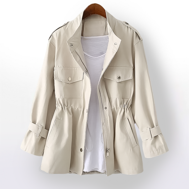 Trench-coat cintré élégant pour femme, idéal printemps/automne, affine la silhouette.