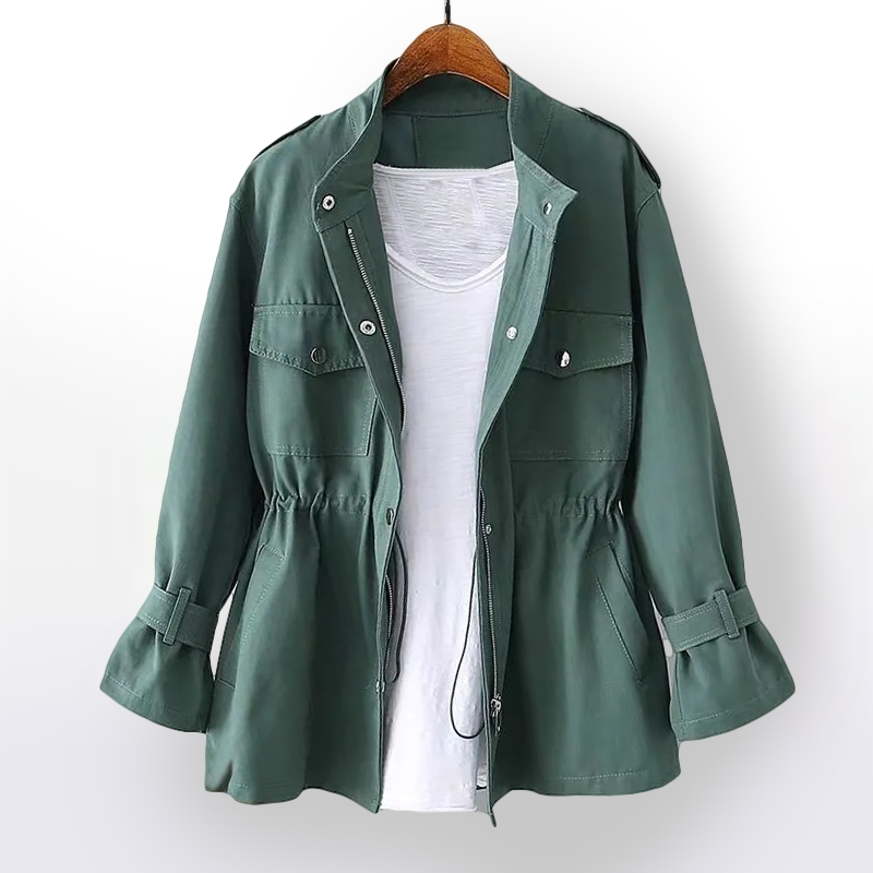 Manteau trench-coat femme avec ceinture, style élégant et mode pour silhouette affinée.