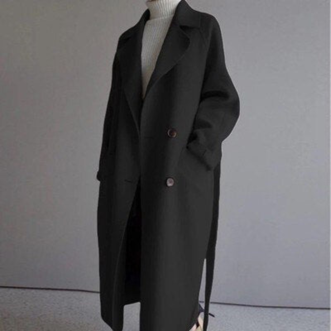 Trench-coat femme intemporel, élégant et sophistiqué, essentiel pour garde-robe automne-hiver.