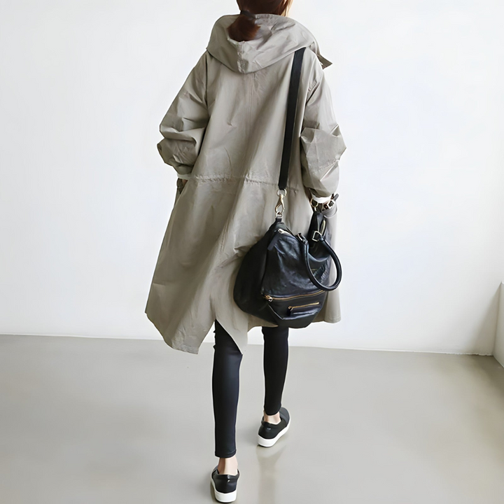 Trench-coat classique élégant pour femmes, idéal printemps/automne, style chic urbain.