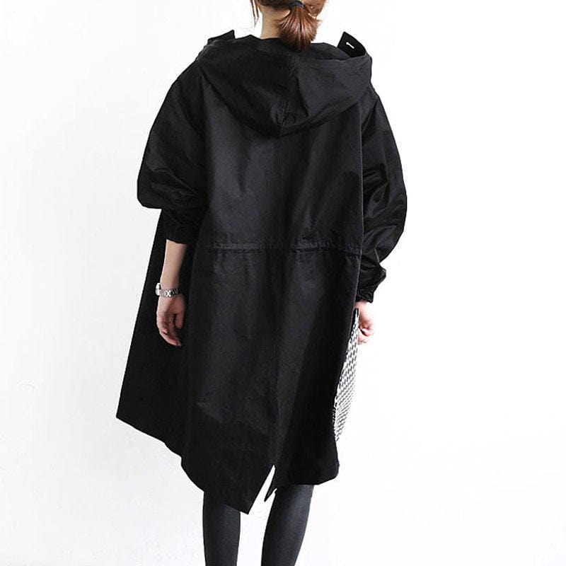 Trench-coat élégant femme, imperméable, coupe classique, ceinture, poches.  Parfait pour l'automne.