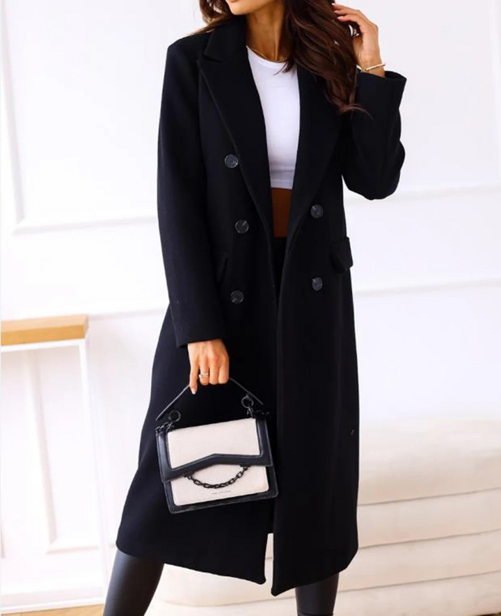 Manteau trench chic pour femme, classique, parfait pour la saison froide.