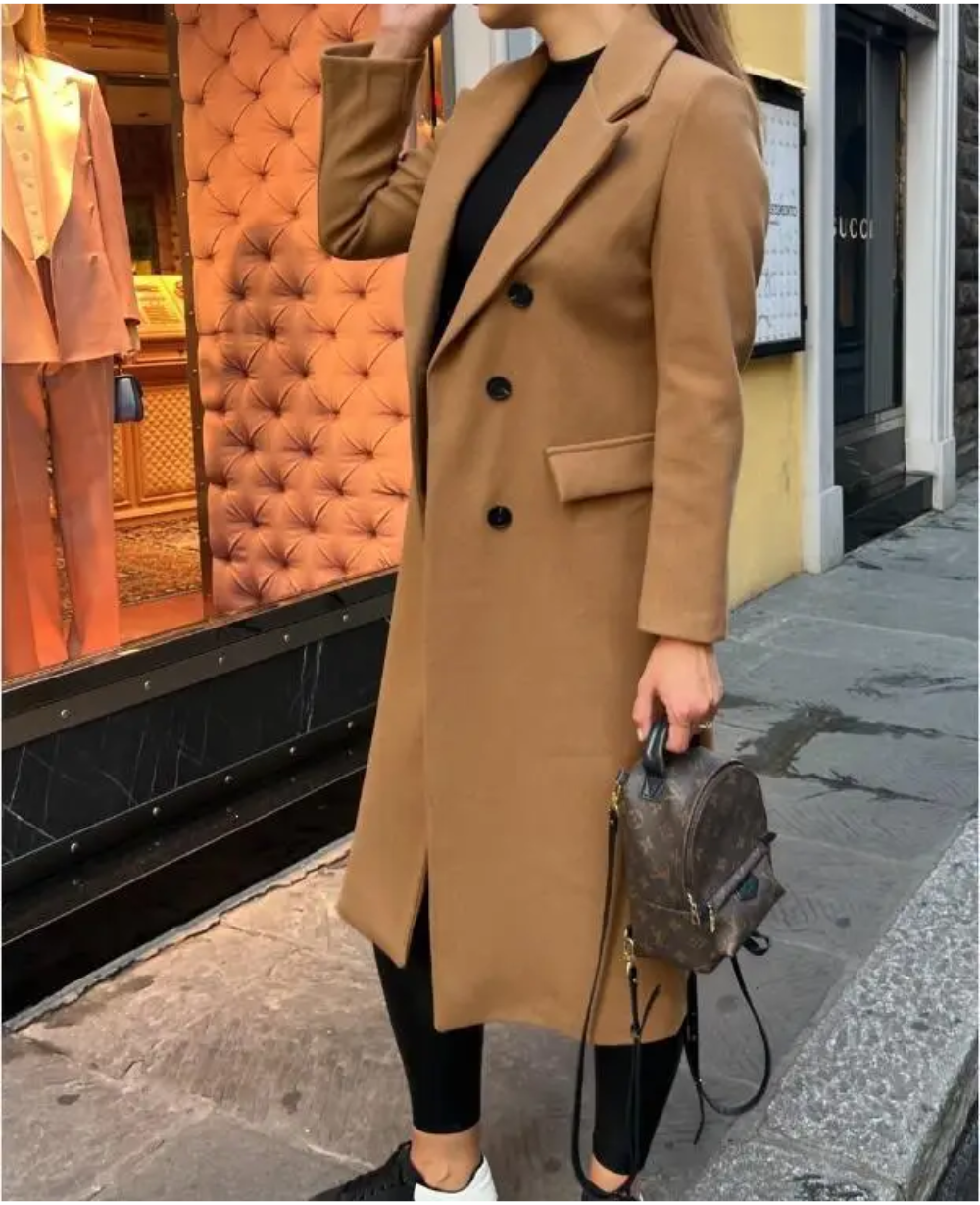 Trench-coat femme intemporel, automne-hiver, idéal pour une allure raffinée.