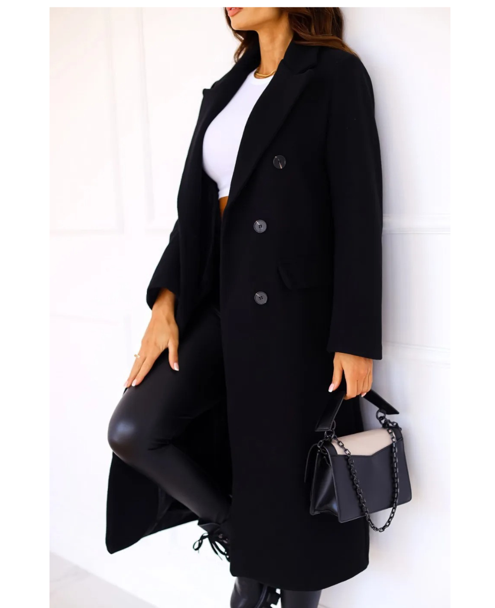 Vêtement femme chic : trench long, beige classique, parfait pour l'hiver.