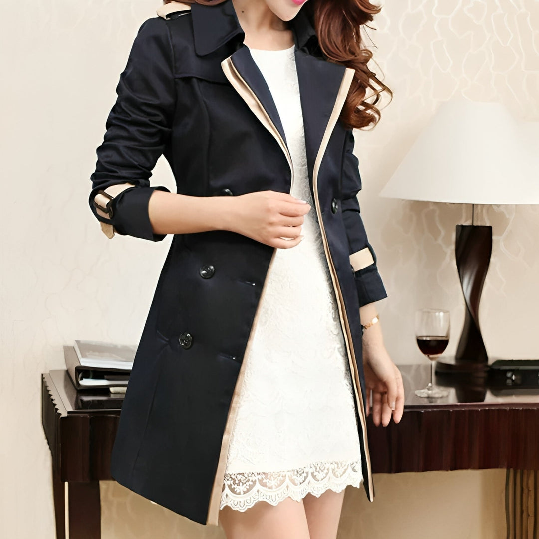 Trench-coat long femme, coupe classique, imperméable et élégant.  Parfait pour l'automne/hiver.