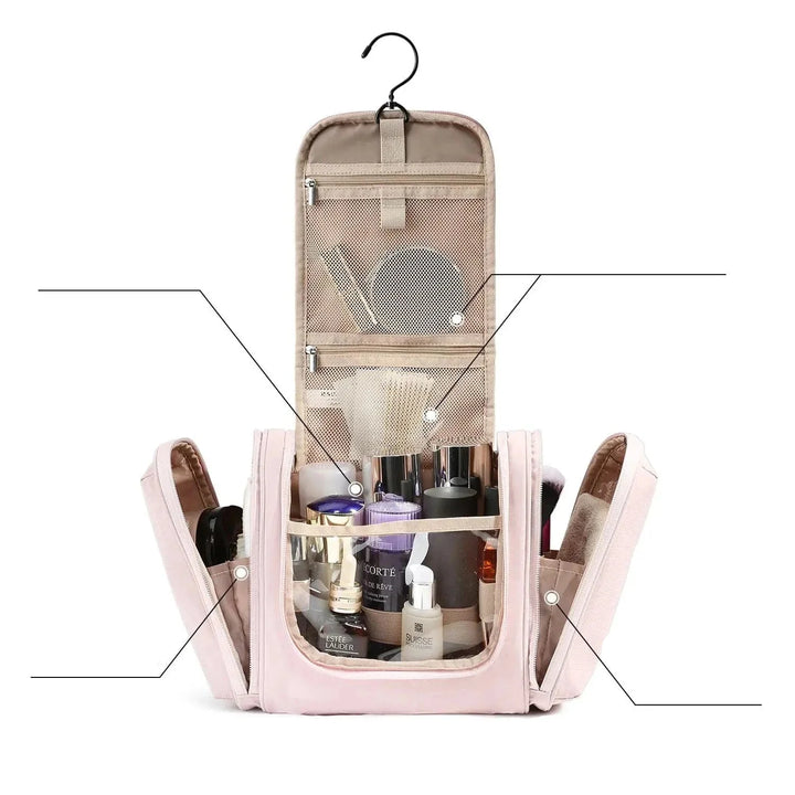 Vue de l'intérieur spacieux d'une trousse de toilette en cuir PU imperméable, organisée avec maquillage.