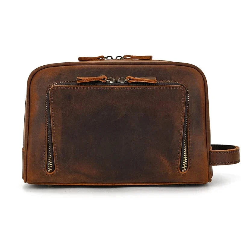 Intérieur spacieux d'une trousse de toilette homme en cuir Crazy Horse, pour une organisation de voyage optimale.