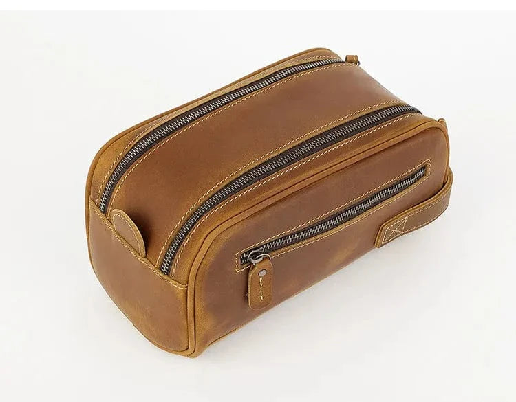 Accessoire homme cuir, trousse de toilette vintage marron, compartiment spacieux pour ranger les essentiels.