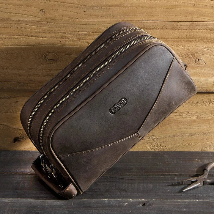 Trousse de toilette homme en cuir véritable vintage, marron foncé, fermée avec un zip, pour voyage et organisation