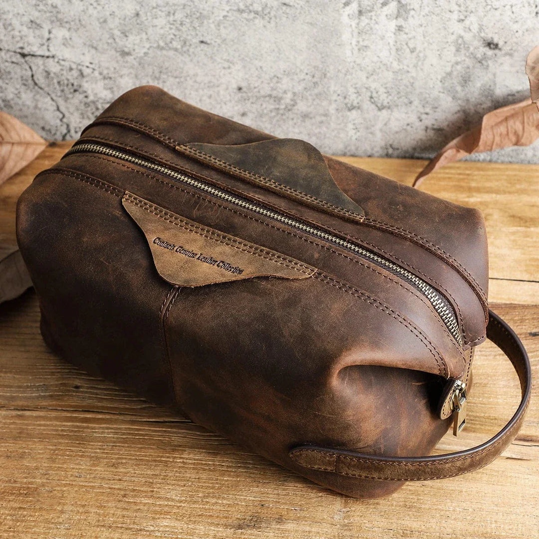 Accessoire de voyage homme: trousse de toilette en cuir crazy horse pour organisateur