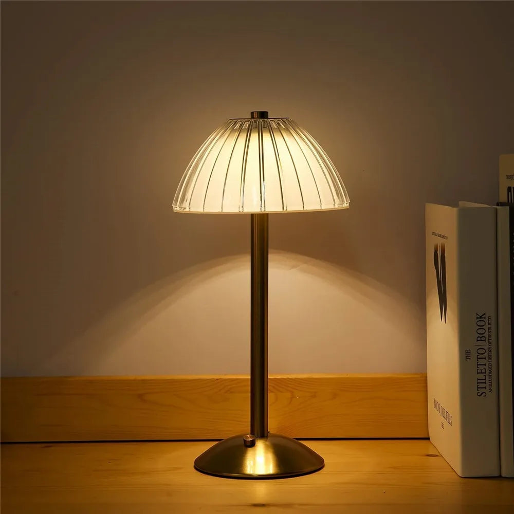 Veilleuse cristalline sans fil, 3 couleurs LED. Design élégant, lumière douce et apaisante. Idéale chambre/salon.