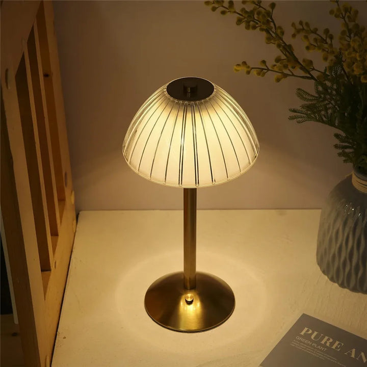 Veilleuse cristalline sans fil, 3 couleurs LED. Design élégant, lumière douce et apaisante. Idéale chambre/salon.