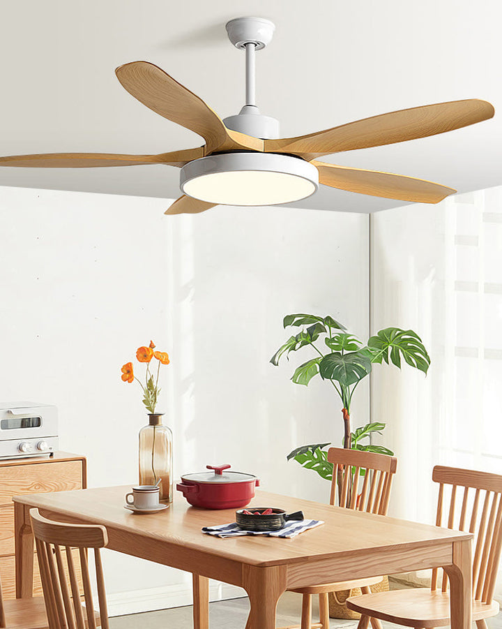 Ventilateur plafond réversible avec éclairage LED intégré. Design moderne et épuré.