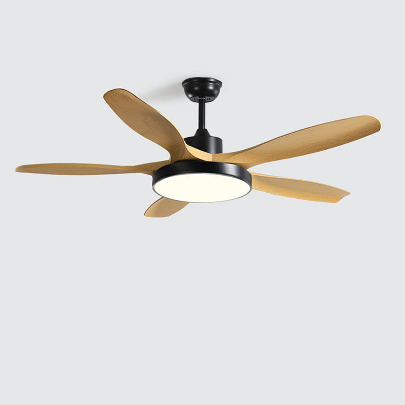 Ventilateur plafond réversible avec éclairage LED intégré. Design moderne et épuré.