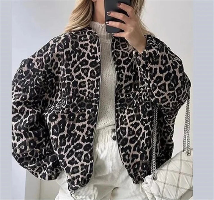 Veste bomber léopard femme, élégante et confortable, indispensable pour un style audacieux mode.