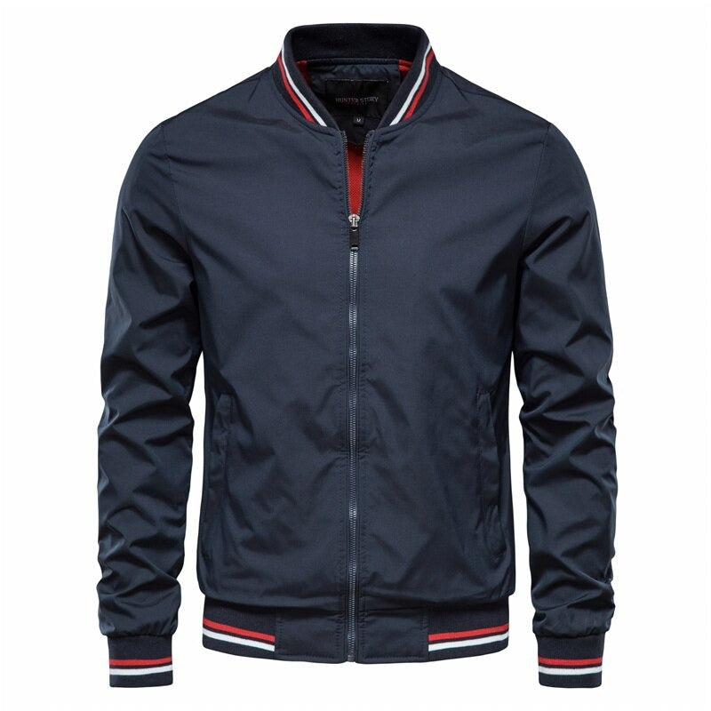 Veste bomber homme, coupe cintrée, style moderne et élégant.  Idéale pour toutes occasions.