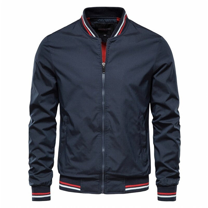 Veste bomber homme, coupe cintrée, style moderne et élégant.  Idéale pour toutes occasions.