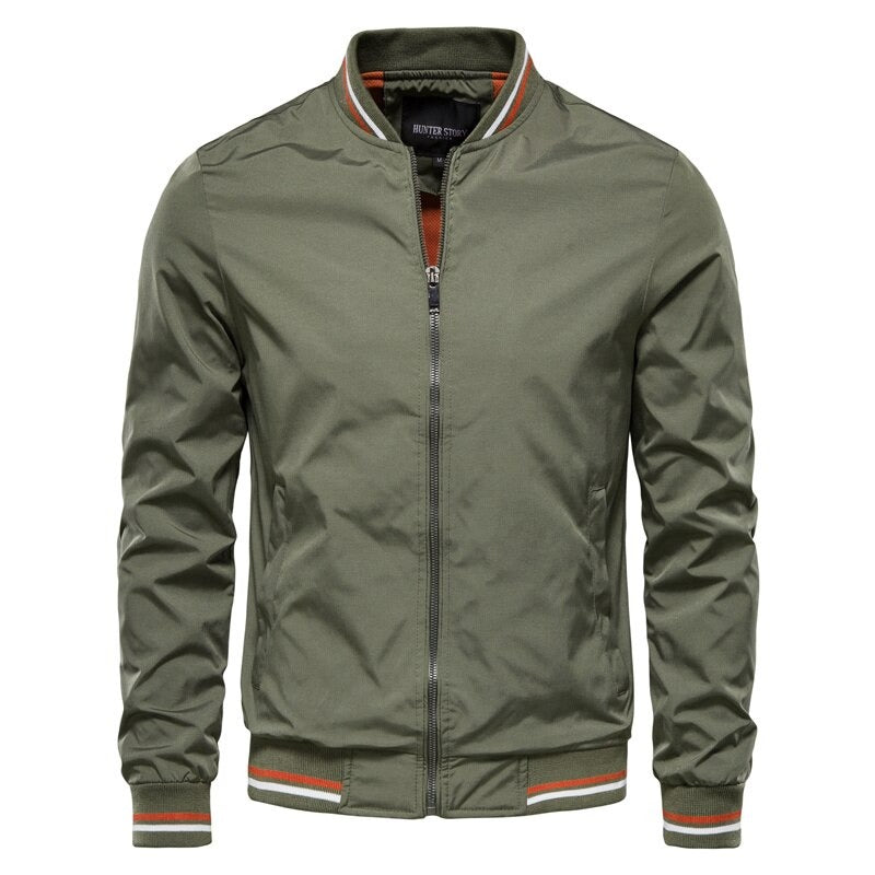Veste bomber homme, coupe cintrée, style moderne et élégant.  Idéale pour toutes occasions.