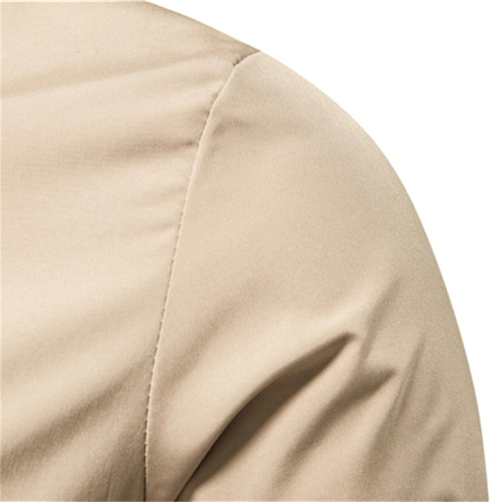 Veste bomber homme, coupe cintrée, style moderne et élégant.  Idéale pour toutes occasions.