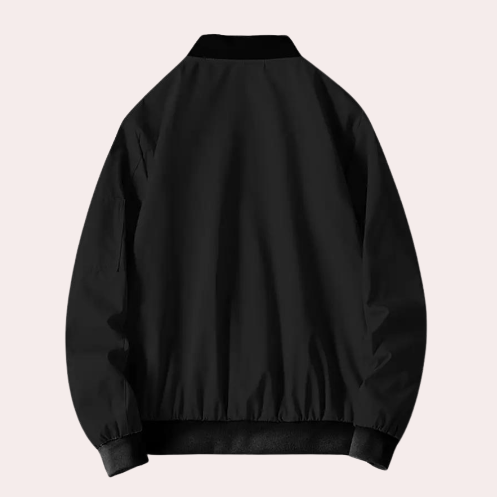 Veste bomber homme, style décontracté chic.  Coupe élégante, tissu doux.  Parfait pour le printemps, l'automne et l'hiver.