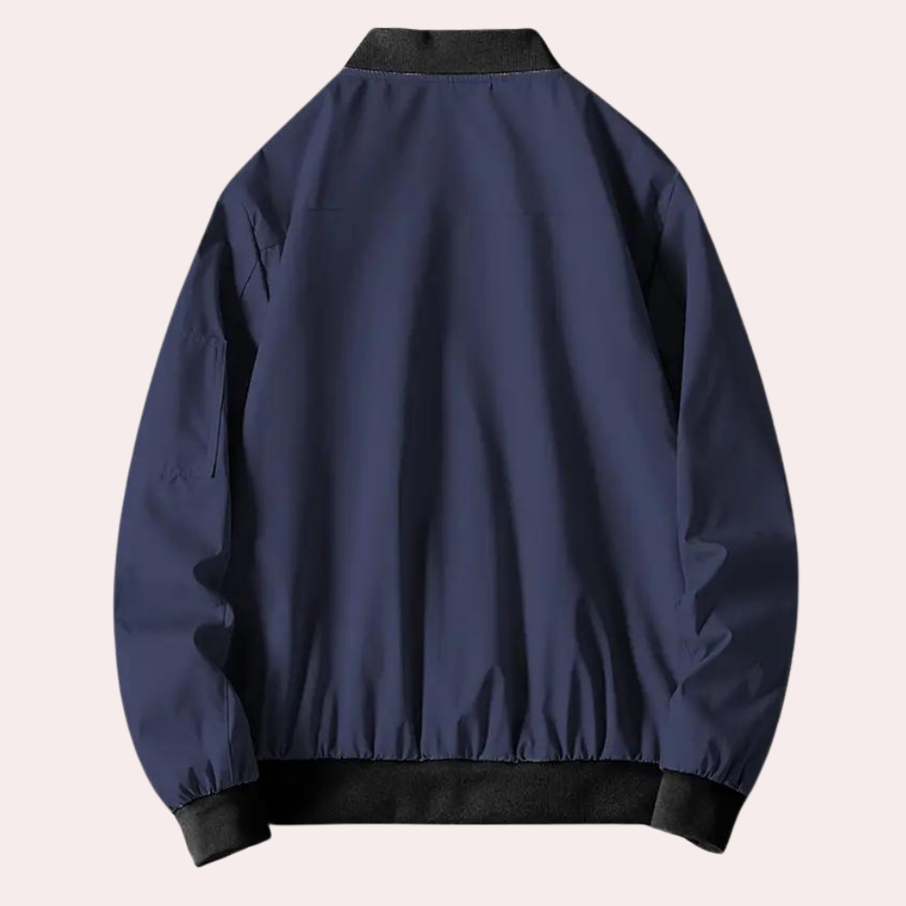 Veste bomber homme, style décontracté chic.  Coupe élégante, tissu doux.  Parfait pour le printemps, l'automne et l'hiver.