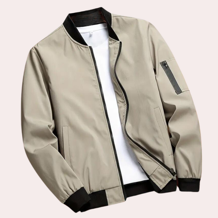Veste bomber homme, style décontracté chic.  Coupe élégante, tissu doux.  Parfait pour le printemps, l'automne et l'hiver.