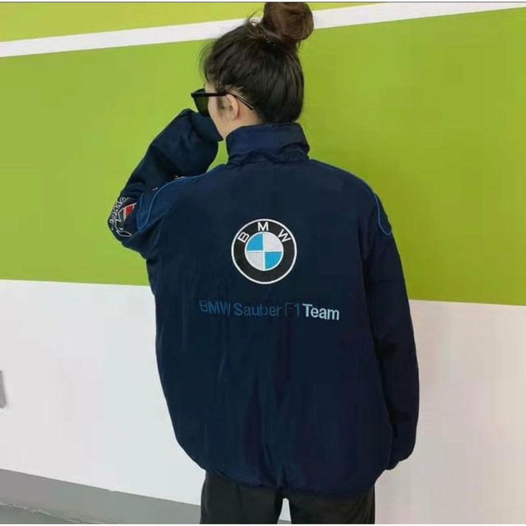 Veste bomber unisexe, style sport racing. Coupe tendance et confortable.  Idéale pour un look décontracté.