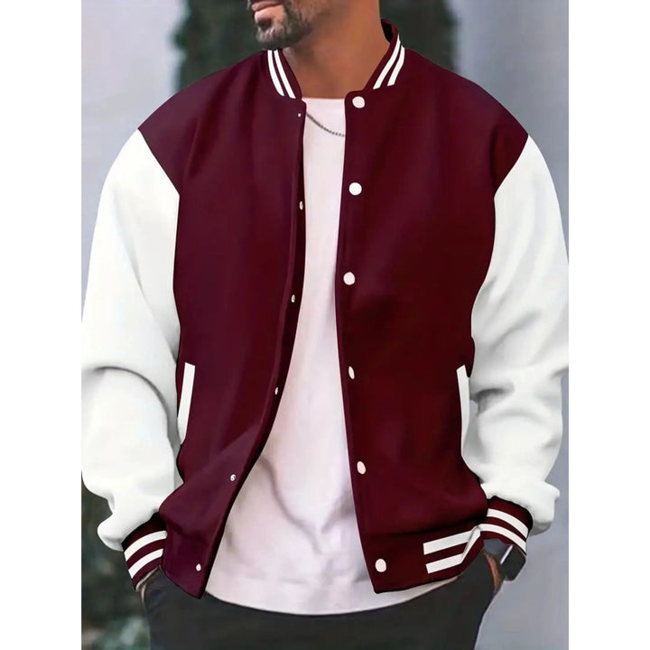 Veste bomber slim-fit rouge pour homme, style varsity décontracté. Blouson mode automne.