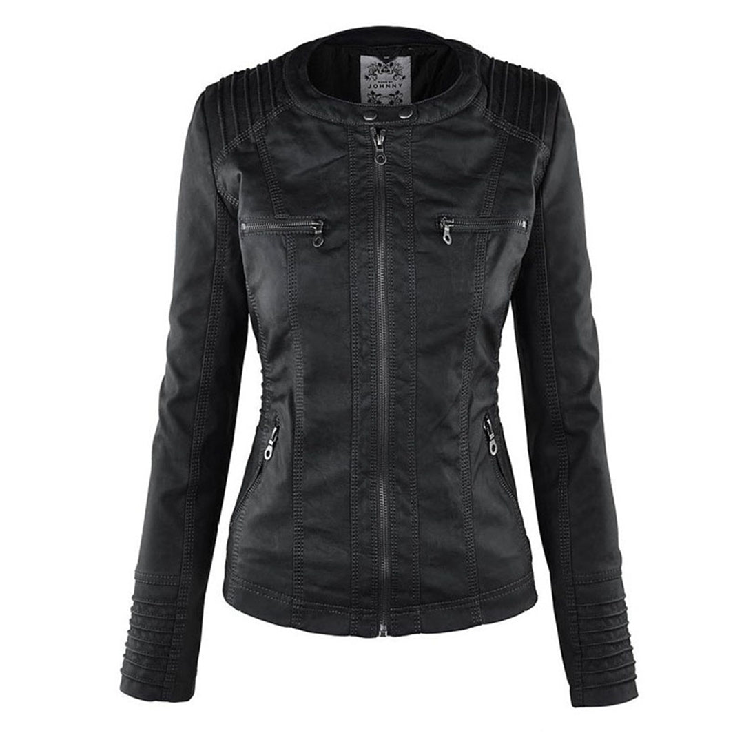 Veste à capuche femme, look élégant et décontracté, parfaite pour les journées fraîches d'automne.