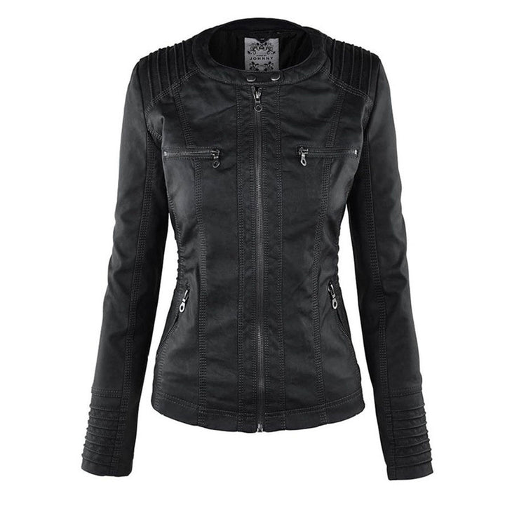 Veste à capuche femme, look élégant et décontracté, parfaite pour les journées fraîches d'automne.