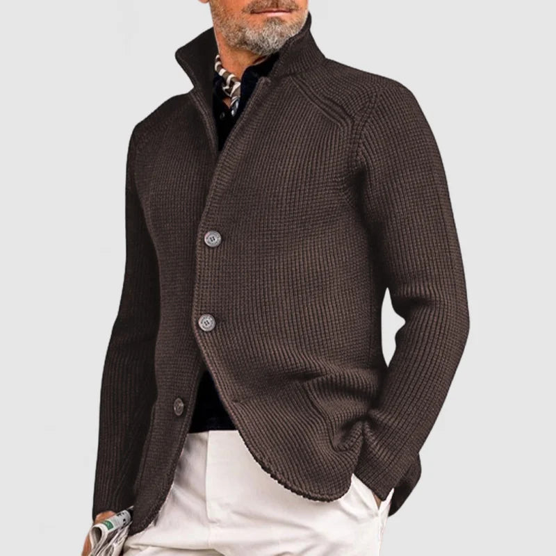 Vêtement homme automne-hiver : veste à capuche zippée, style élégant. Idéale pour un look casual.