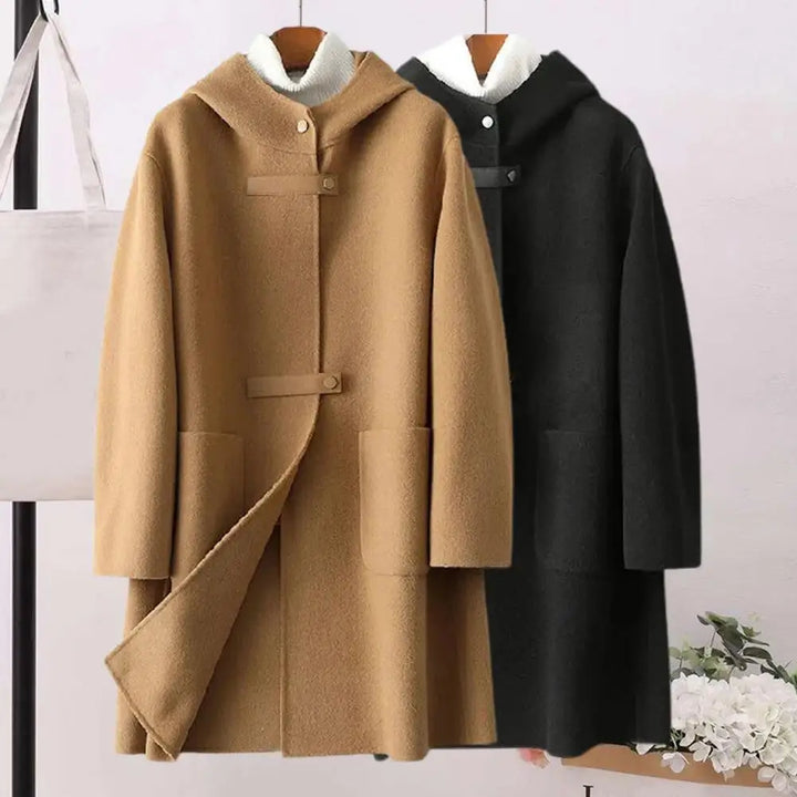 Veste à capuche élégante femme, idéale pour mi-saison. Confortable et tendance, parfaite pour le style quotidien.