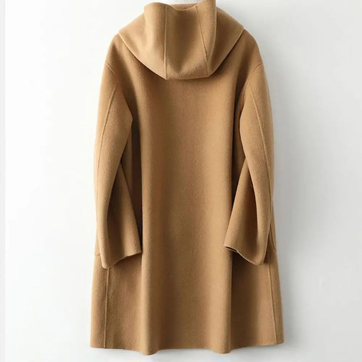 Veste femme confortable et élégante pour la mi-saison. Style décontracté avec capuche, un essentiel mode.