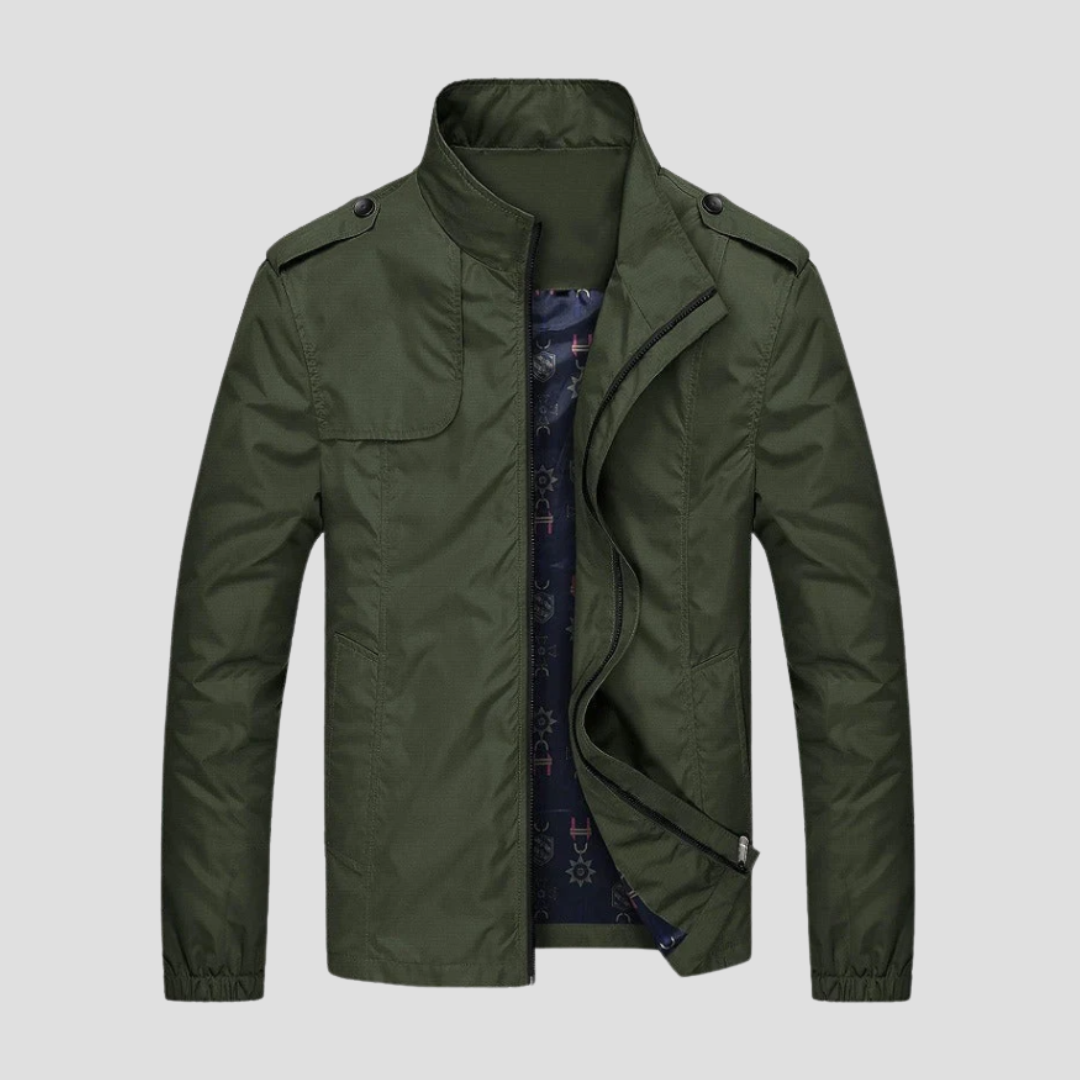 "Veste cargo décontractée homme, multiples poches, col zippé, couleur neutre, pour un look urbain et fonctionnel."