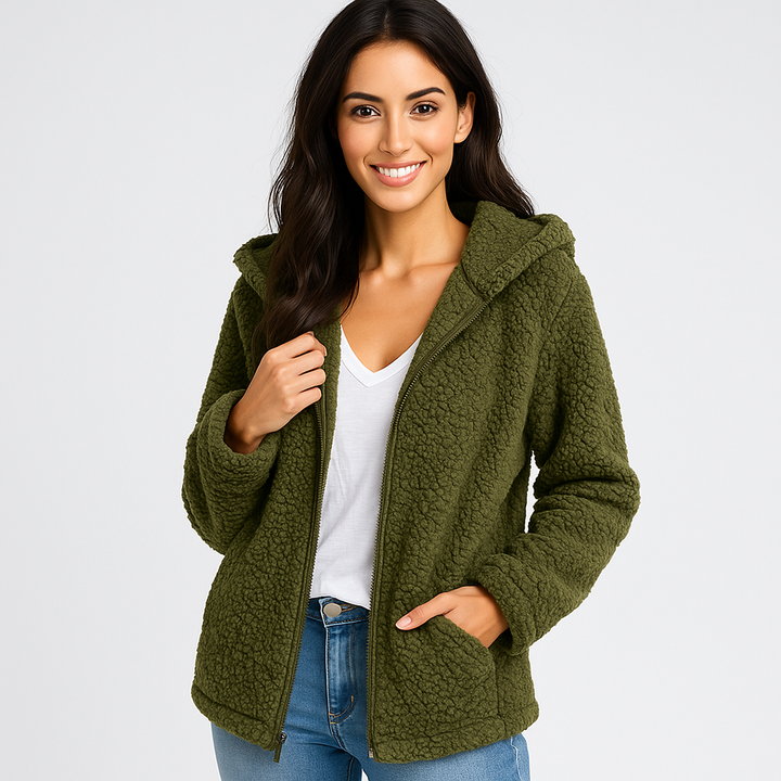 Veste chaude et confortable à capuche pour femme, idéale pour les jours froids d'hiver.