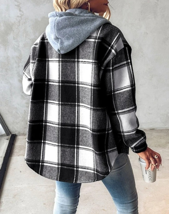 Mode femme: veste chemise décontractée. Confortable pour les journées fraîches d'automne et d'hiver stylées.