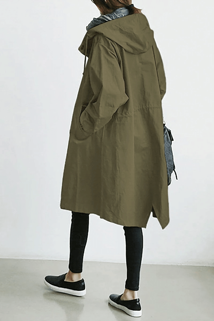 Veste coupe-vent imperméable surdimensionnée.  Protection élégante et fonctionnelle.  Modèle décontracté.
