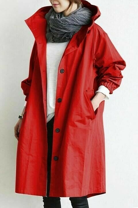 Veste coupe-vent imperméable surdimensionnée.  Protection élégante et fonctionnelle.  Modèle décontracté.