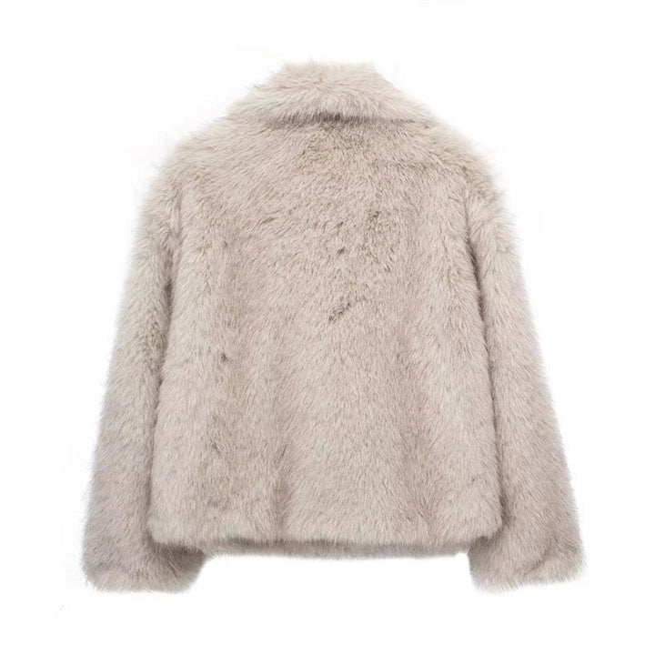 Blouson aviateur femme Priscilla, confortable et raffiné. Veste courte tendance, parfaite pour le style hivernal chic.
