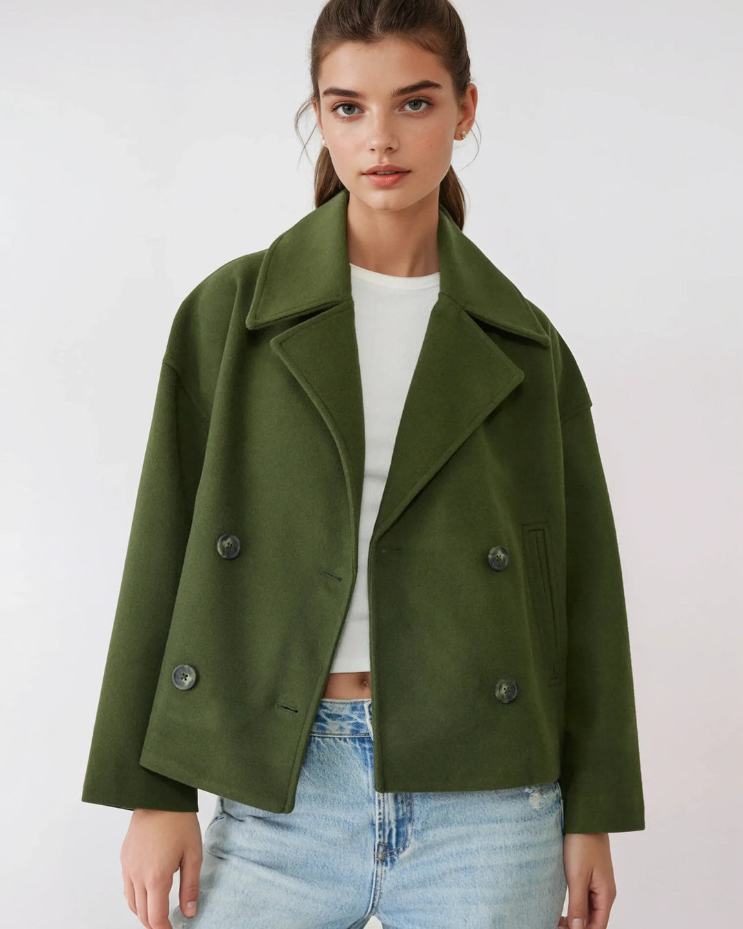 Veste croisée femme, parfaite pour un look professionnel au bureau ou décontracté le week-end.