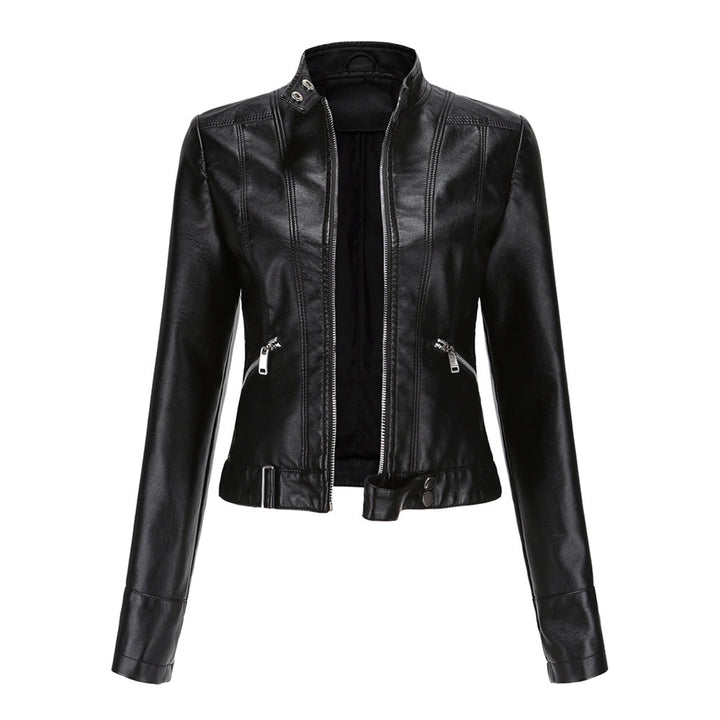 Veste courte en cuir femme, élégante et stylée. Coupe flatteuse.
