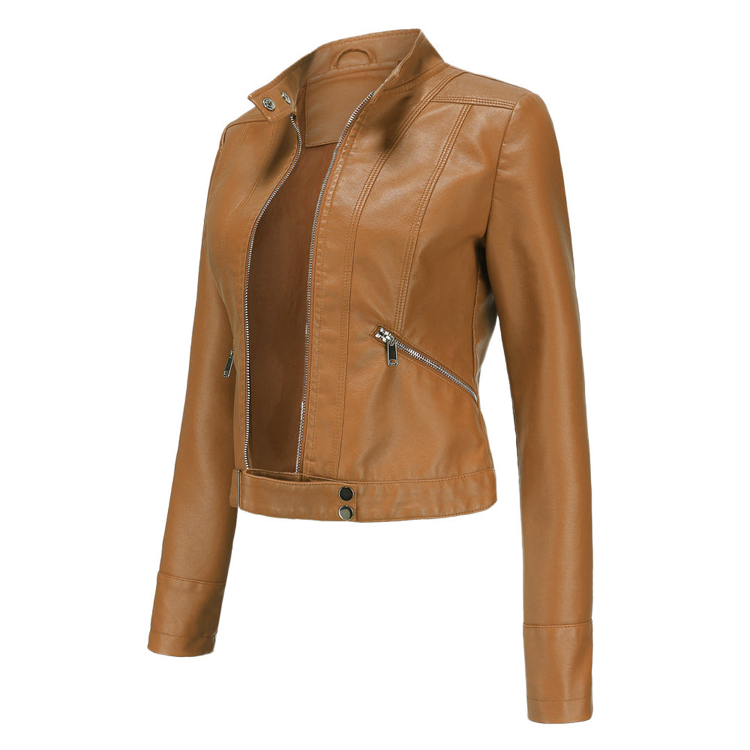 Veste courte en cuir femme, élégante et stylée. Coupe flatteuse.
