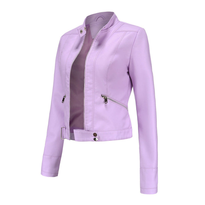 Veste courte en cuir femme, élégante et stylée. Coupe flatteuse.