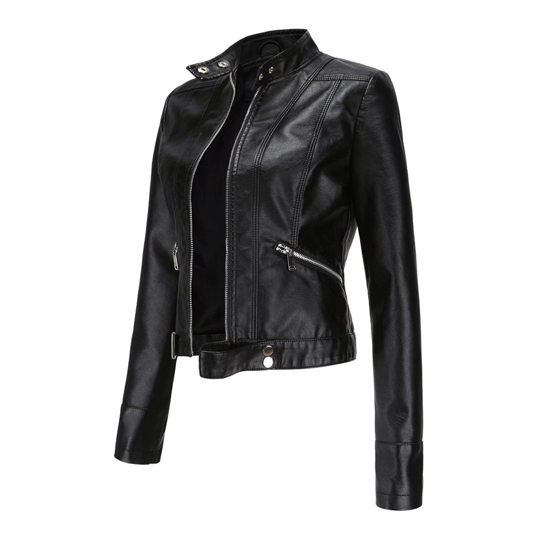 Veste courte en cuir femme, élégante et stylée. Coupe flatteuse.