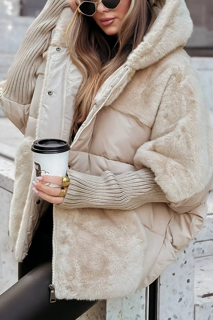 Veste d'hiver femme élégante, chaude et multicolore, conçue pour un confort optimal et un look chic.