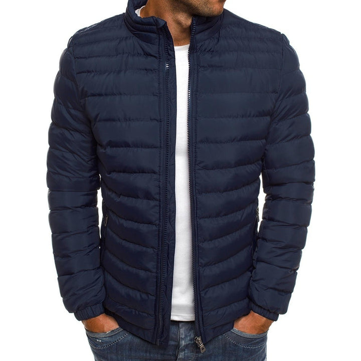 Veste d'hiver matelassée élégante pour hommes, chaude et confortable, idéale pour le style urbain.